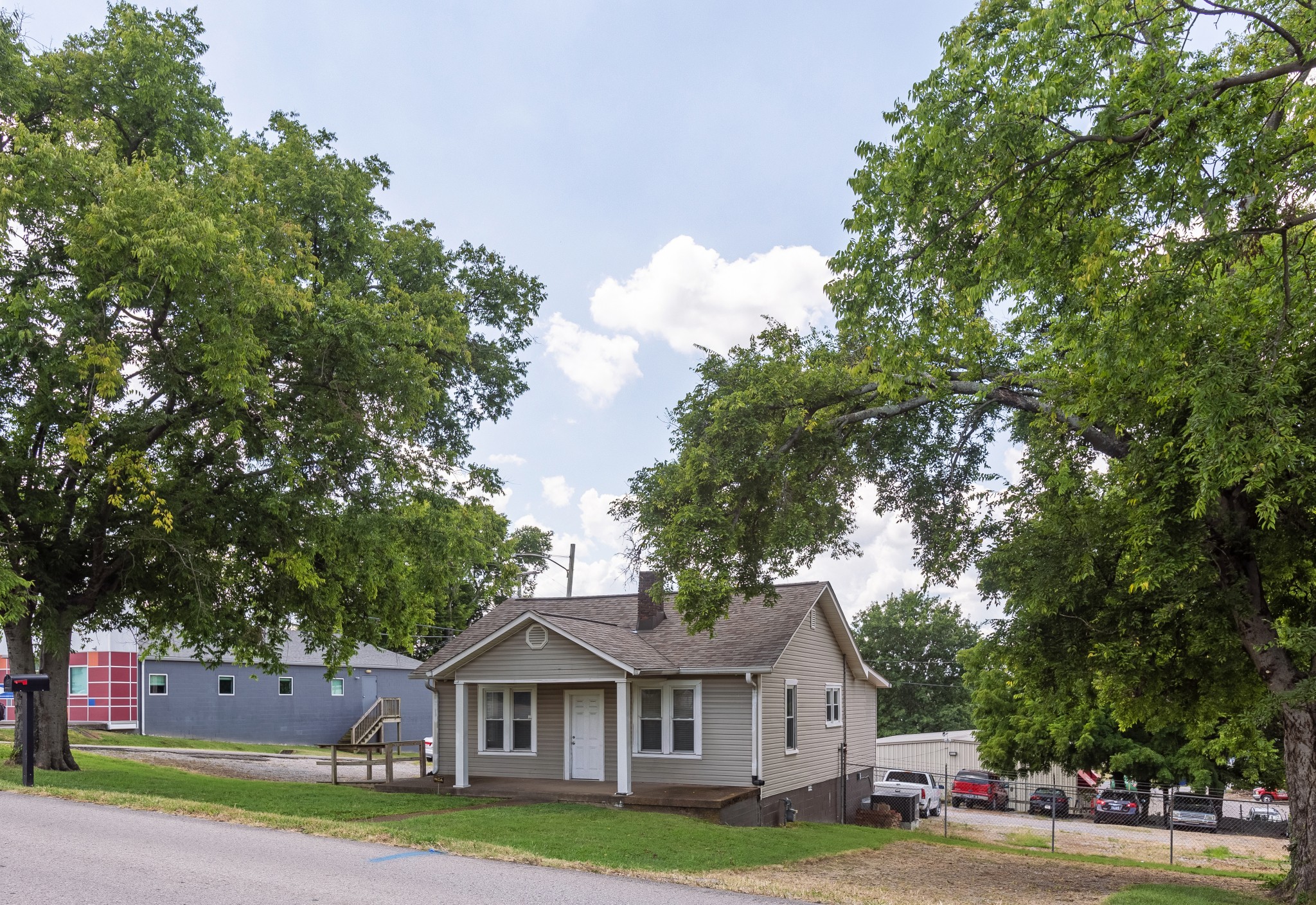 2423 Eugenia Avenue Nashville TN 37211