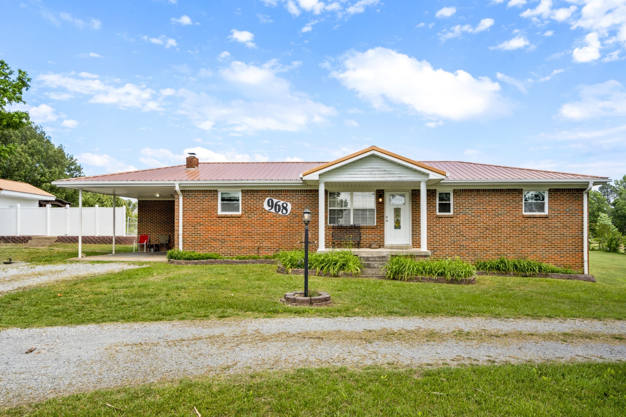 968 Old Nashville Highway Mc Ewen TN 37101