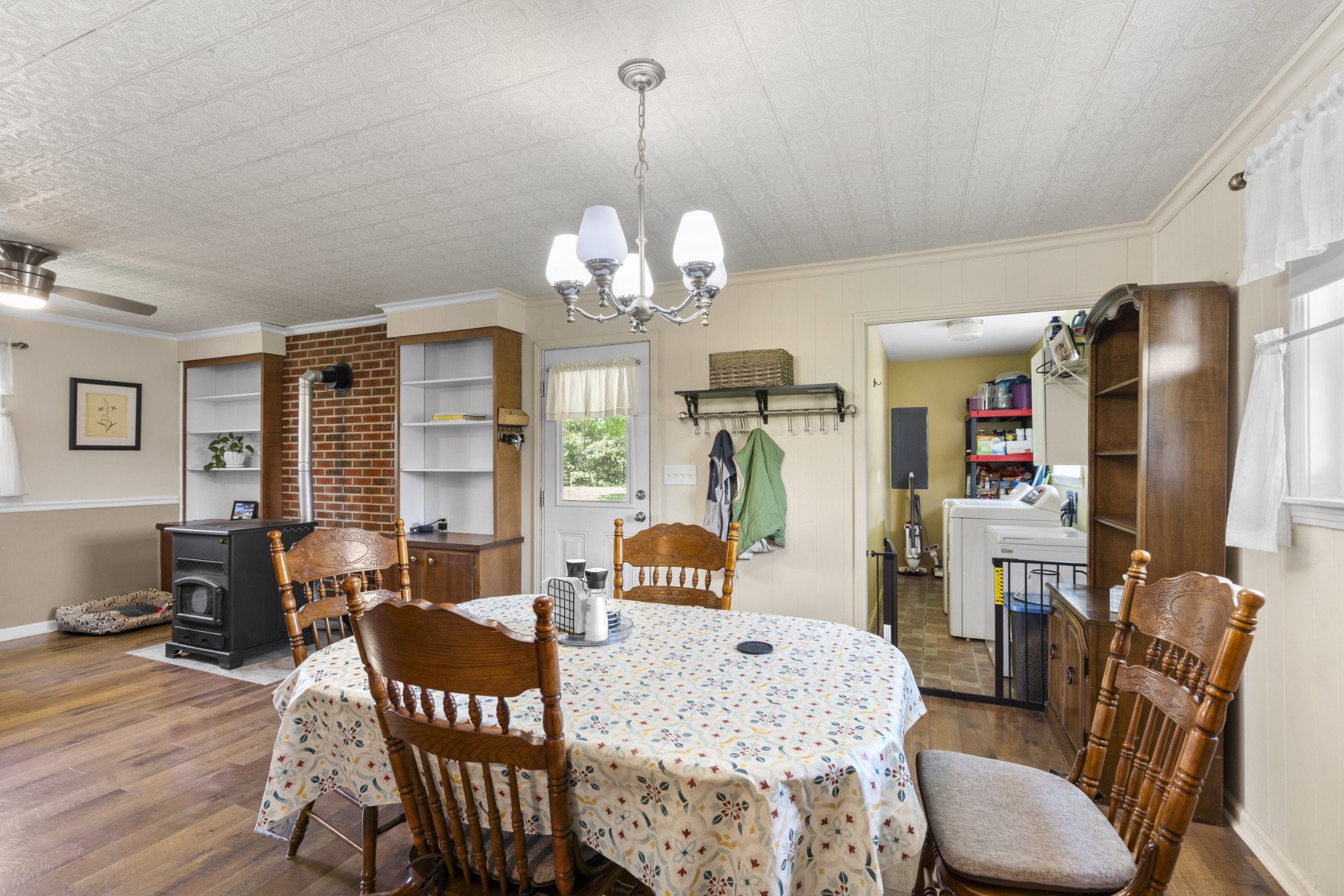 968 Old Nashville Highway Mc Ewen TN 37101