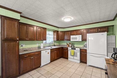 968 Old Nashville Highway Mc Ewen TN 37101