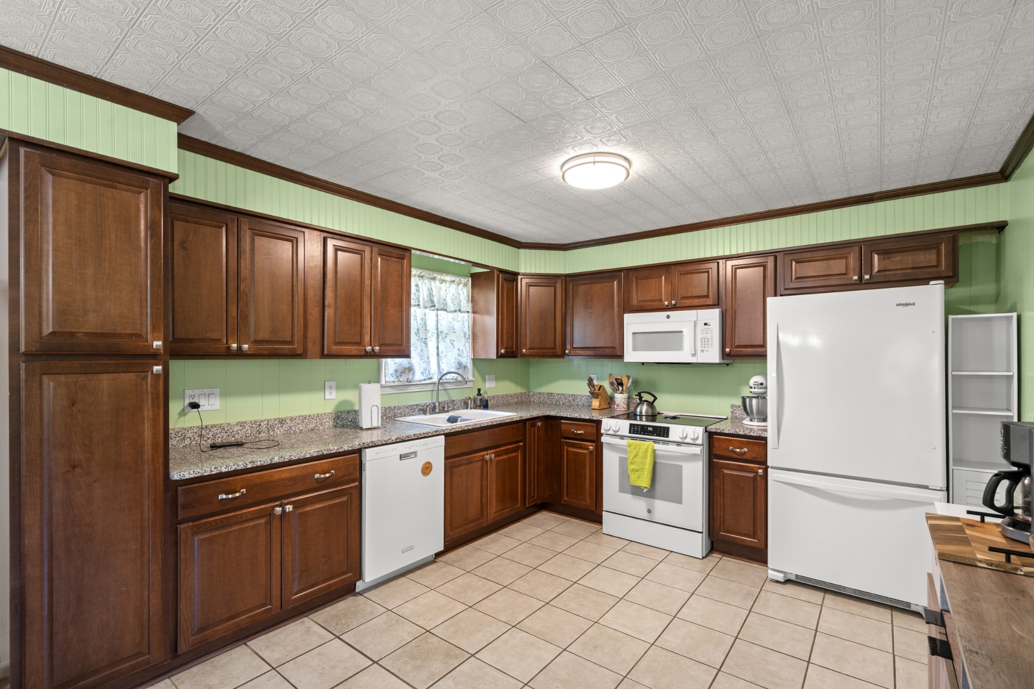 968 Old Nashville Highway Mc Ewen TN 37101
