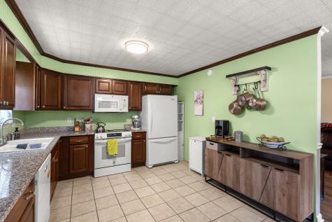 968 Old Nashville Highway Mc Ewen TN 37101