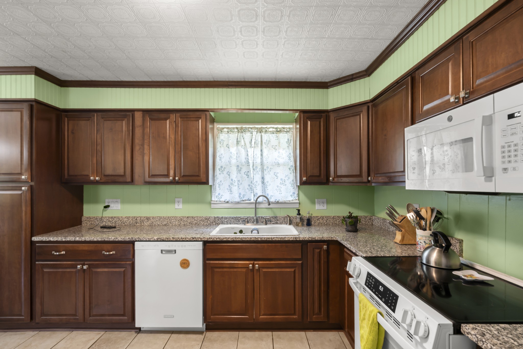 968 Old Nashville Highway Mc Ewen TN 37101