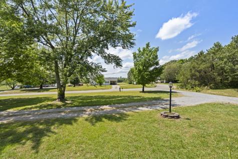 968 Old Nashville Highway Mc Ewen TN 37101