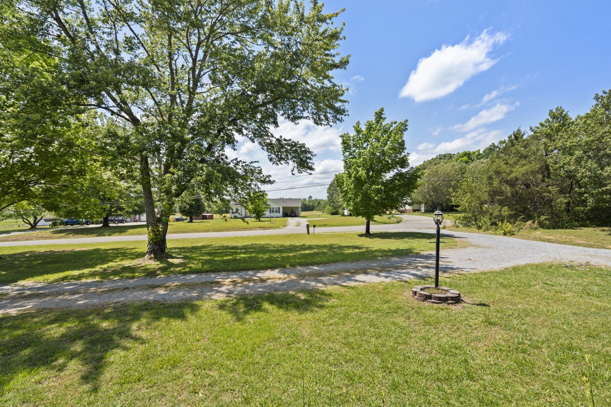968 Old Nashville Highway Mc Ewen TN 37101