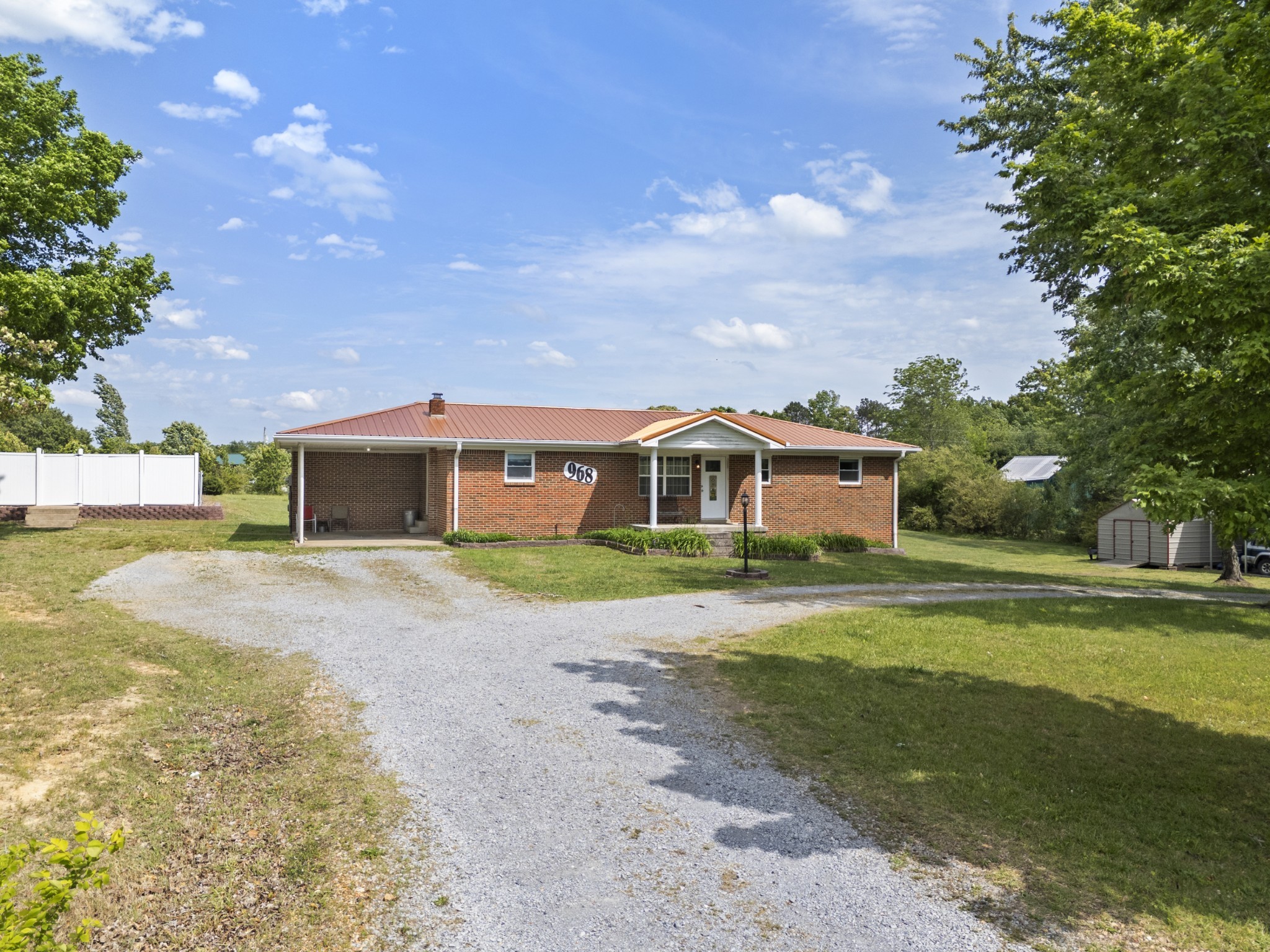 968 Old Nashville Highway Mc Ewen TN 37101