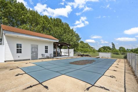 968 Old Nashville Highway Mc Ewen TN 37101