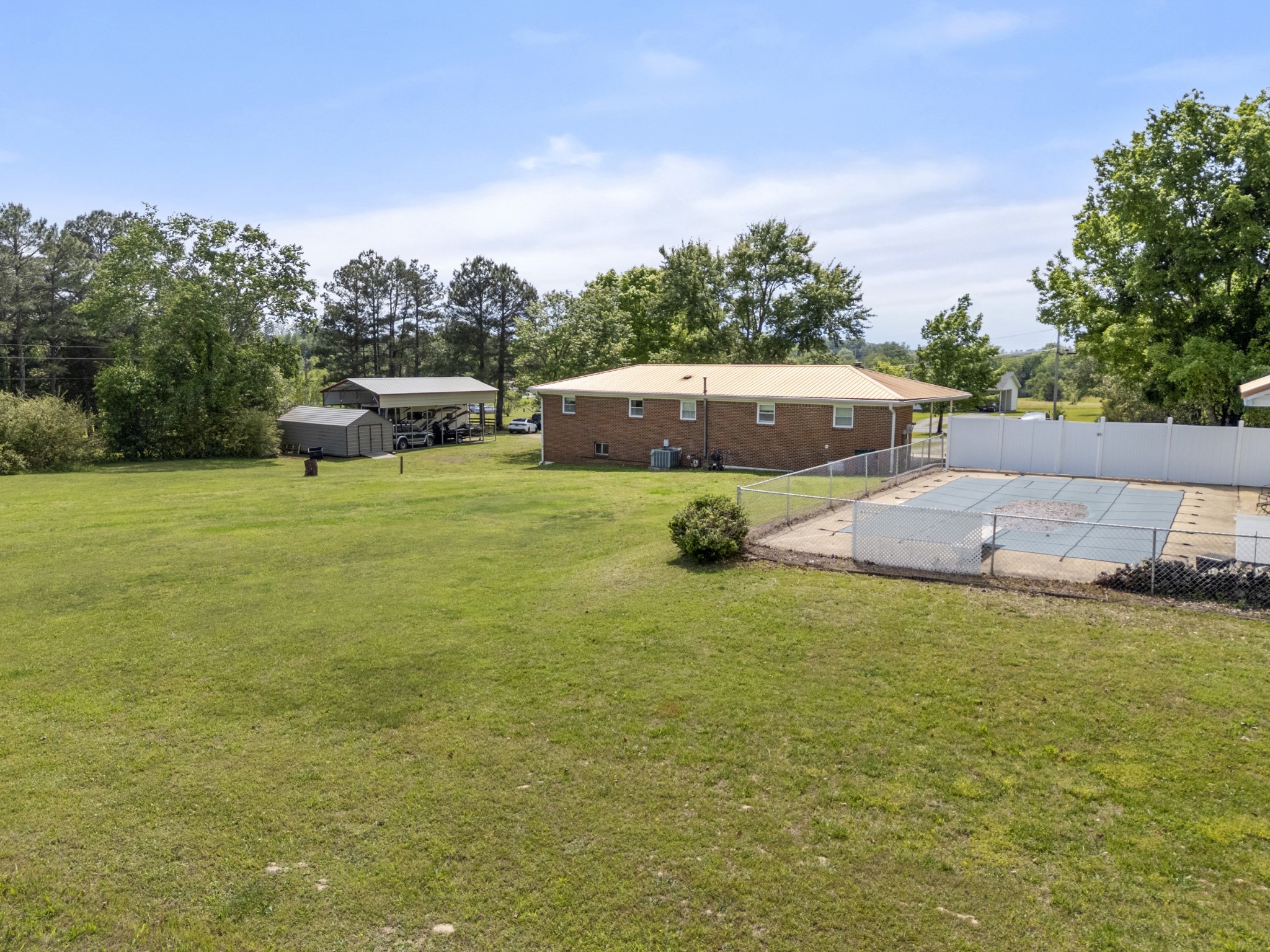 968 Old Nashville Highway Mc Ewen TN 37101
