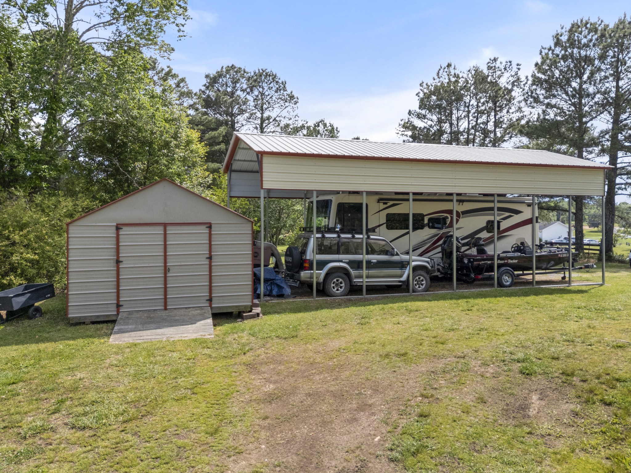 968 Old Nashville Highway Mc Ewen TN 37101