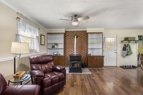 968 Old Nashville Highway Mc Ewen TN 37101
