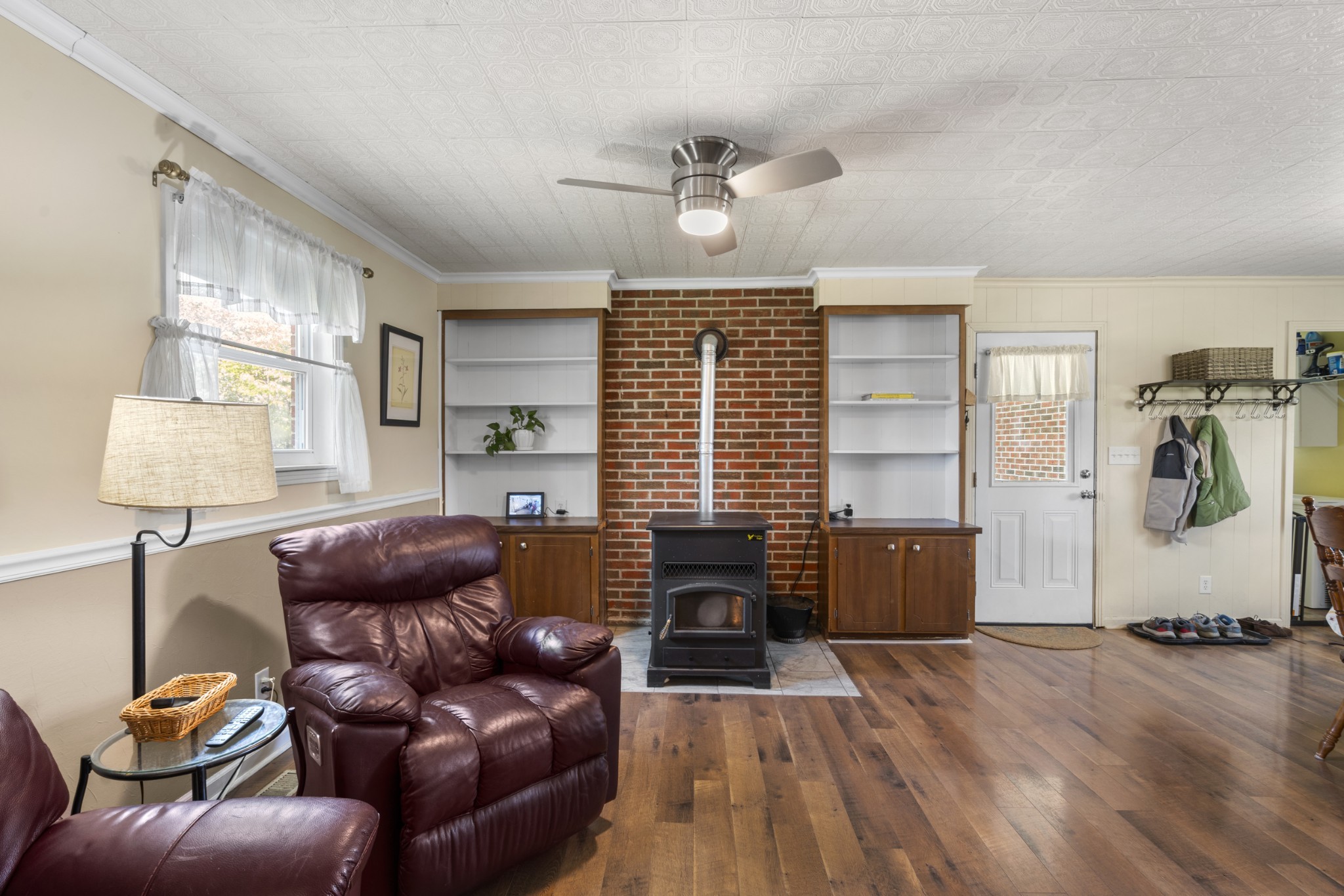 968 Old Nashville Highway Mc Ewen TN 37101