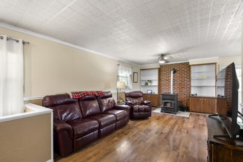 968 Old Nashville Highway Mc Ewen TN 37101