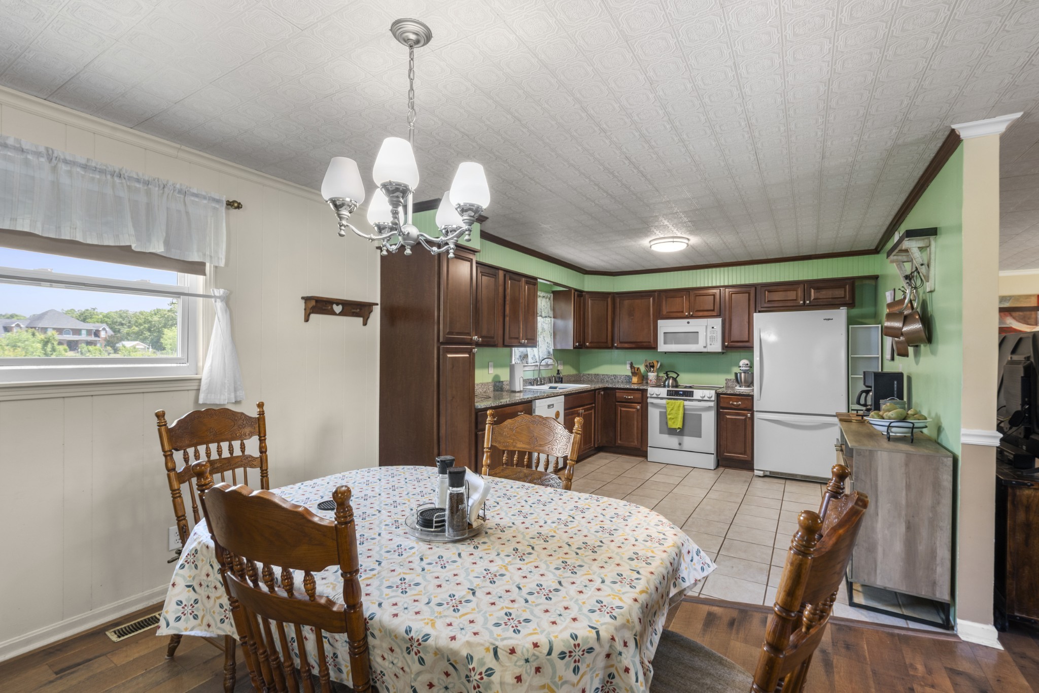 968 Old Nashville Highway Mc Ewen TN 37101