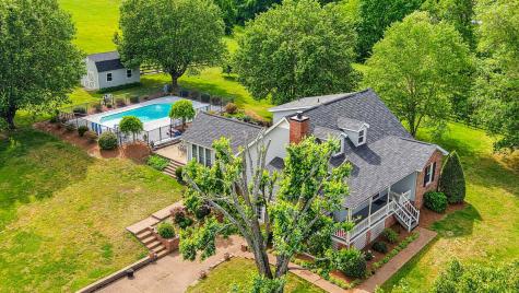 3146 Old Greenbrier Pike Greenbrier TN 37073
