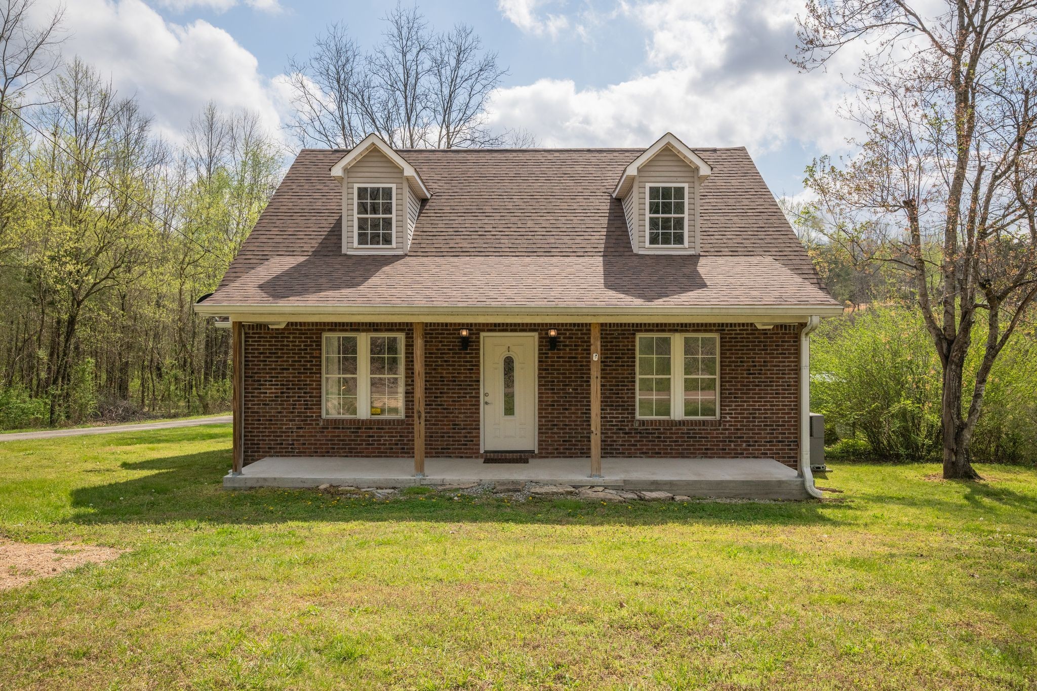 2824 Highway 100 Linden TN 37096
