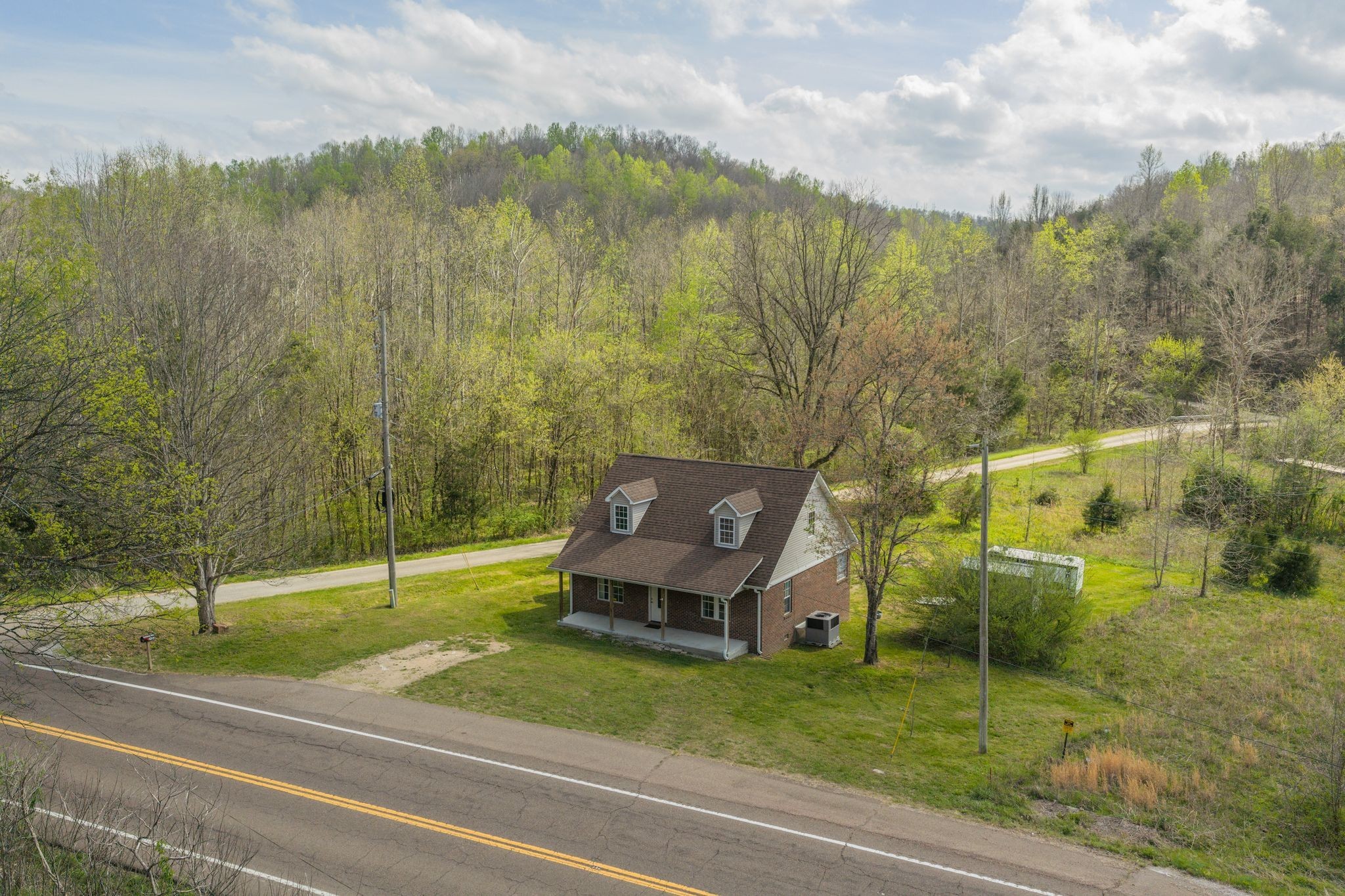 2824 Highway 100 Linden TN 37096