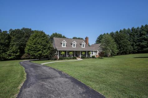 1918 Lake Road Greenbrier TN 37073