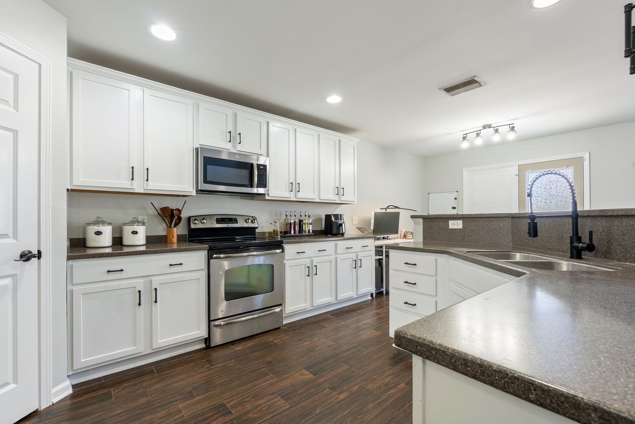5037 Saint Ives Drive Murfreesboro TN 37128