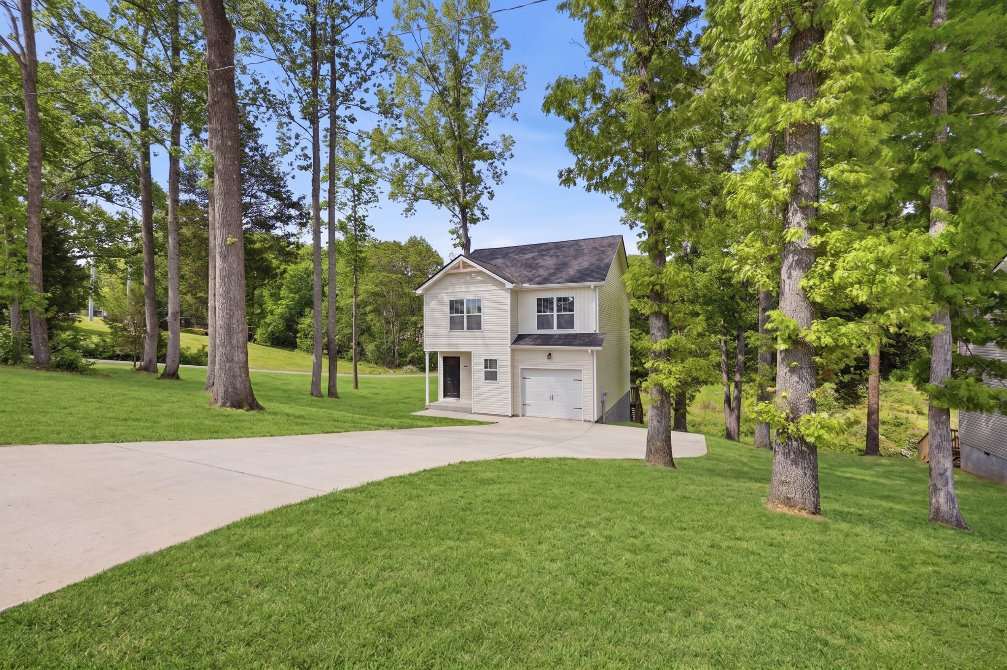 2015 Rosemary Drive Clarksville TN 37042