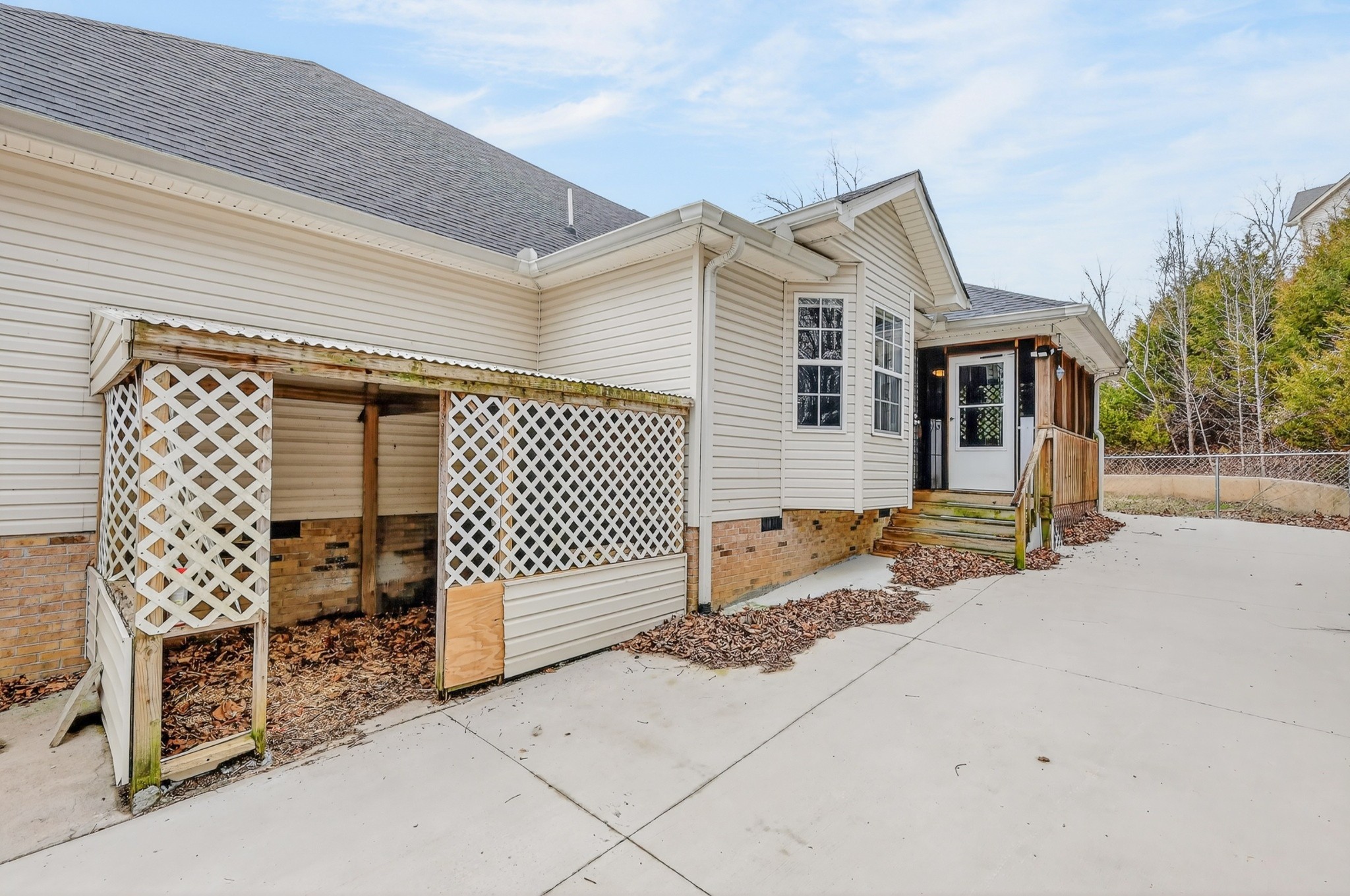 210 Matt Drive Bell Buckle TN 37020