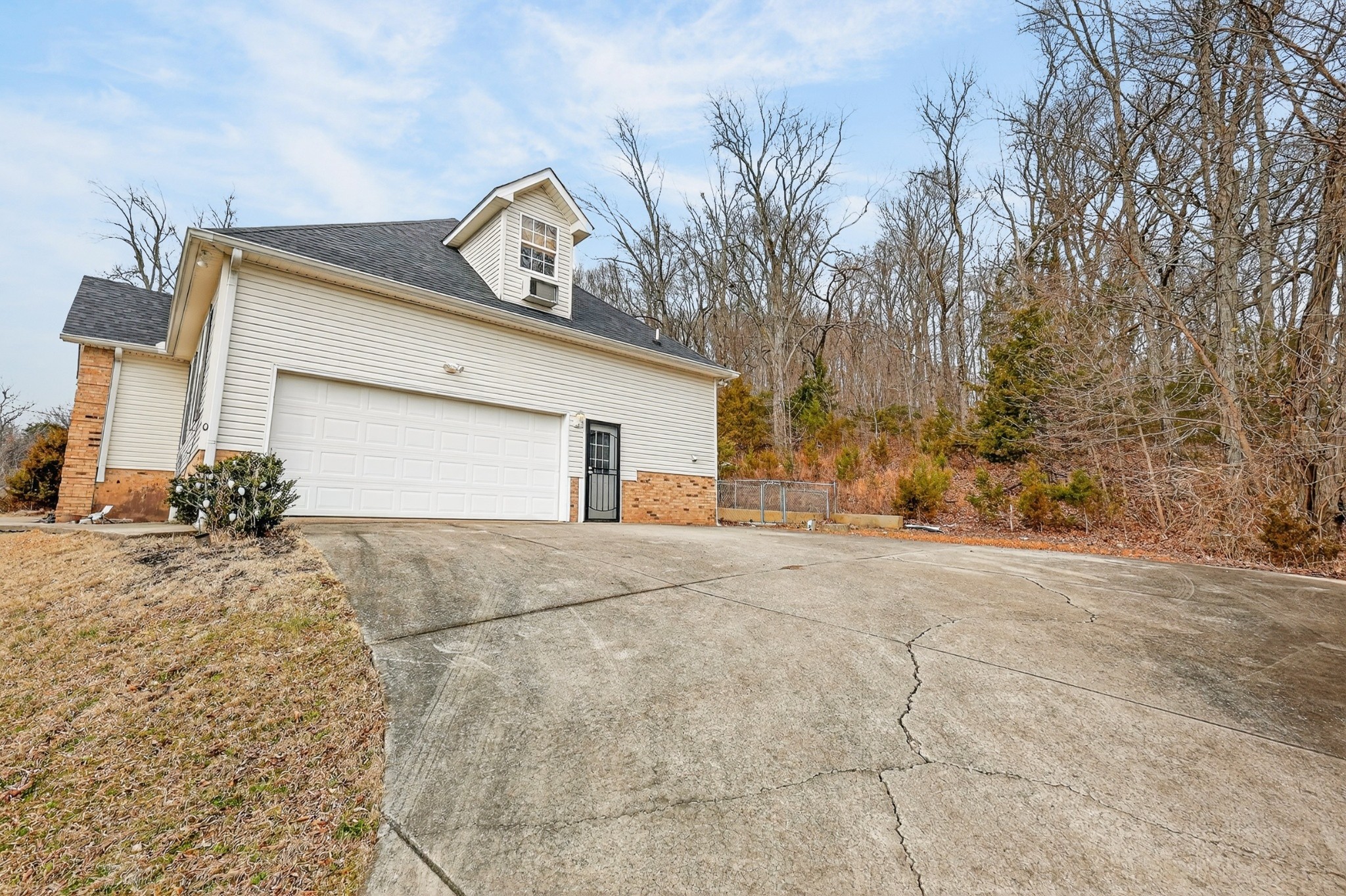 210 Matt Drive Bell Buckle TN 37020