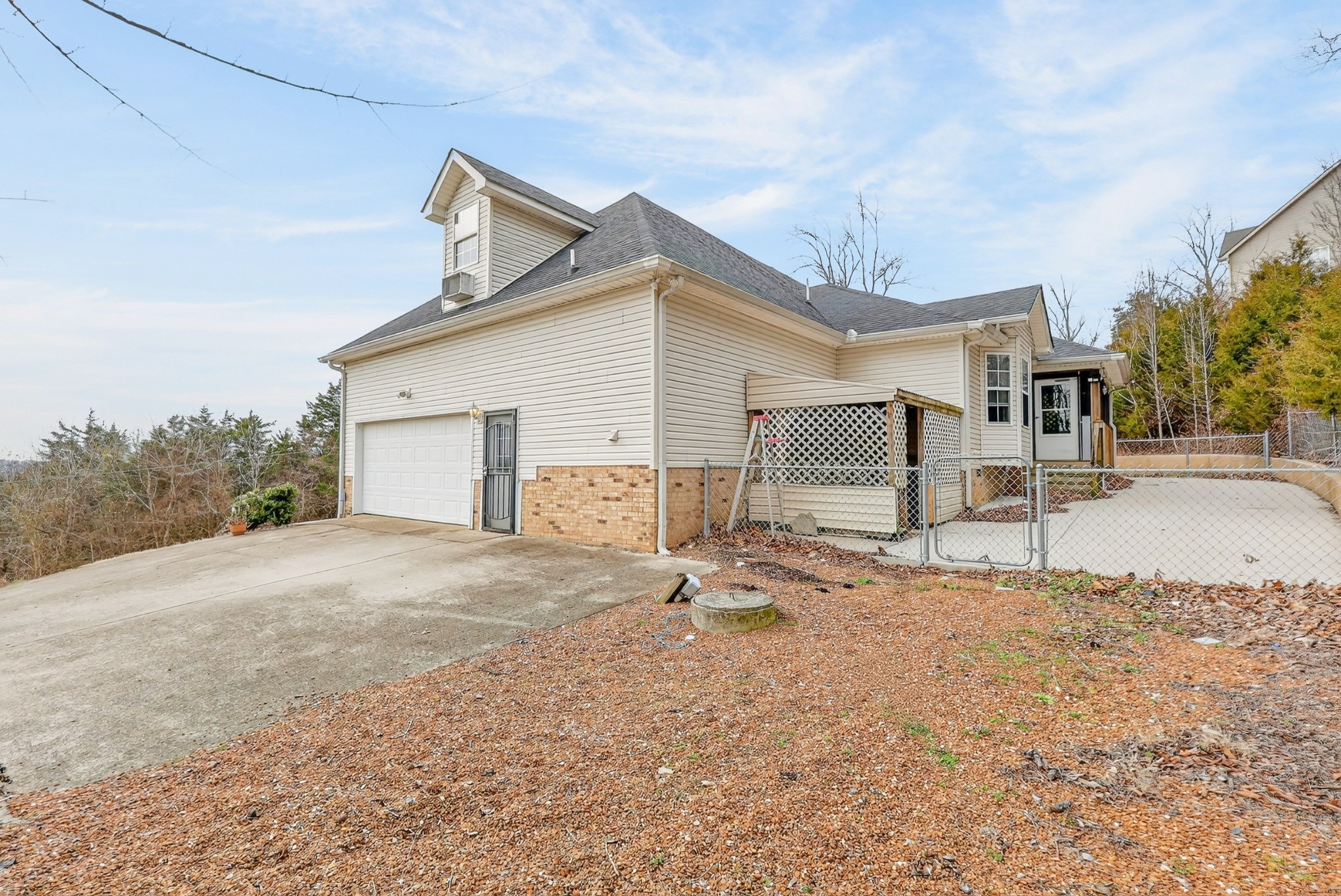 210 Matt Drive Bell Buckle TN 37020