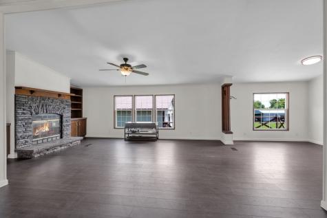1048 Lauderdale Lane Bethpage TN 37022