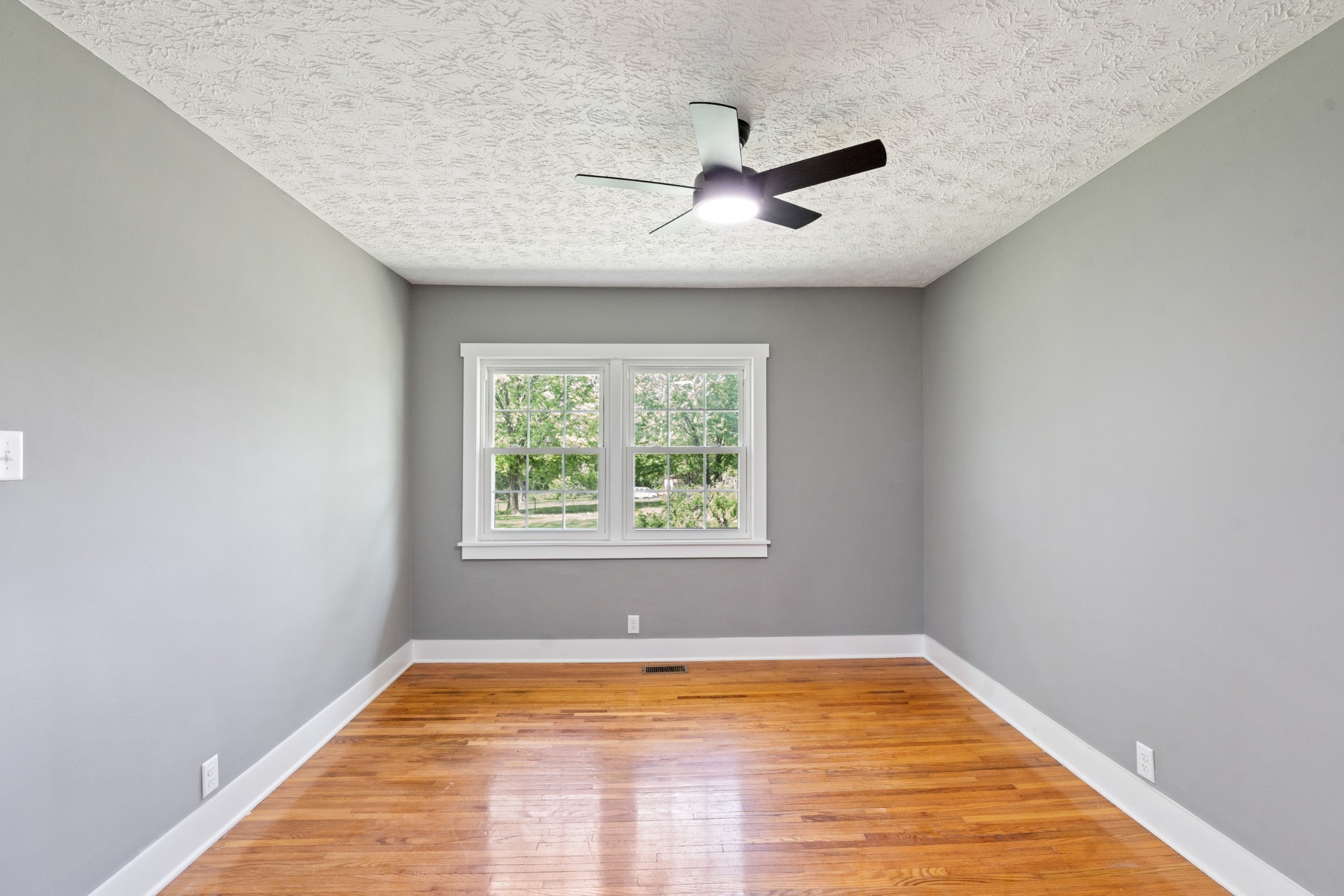 1503 5th Ave, W Springfield TN 37172
