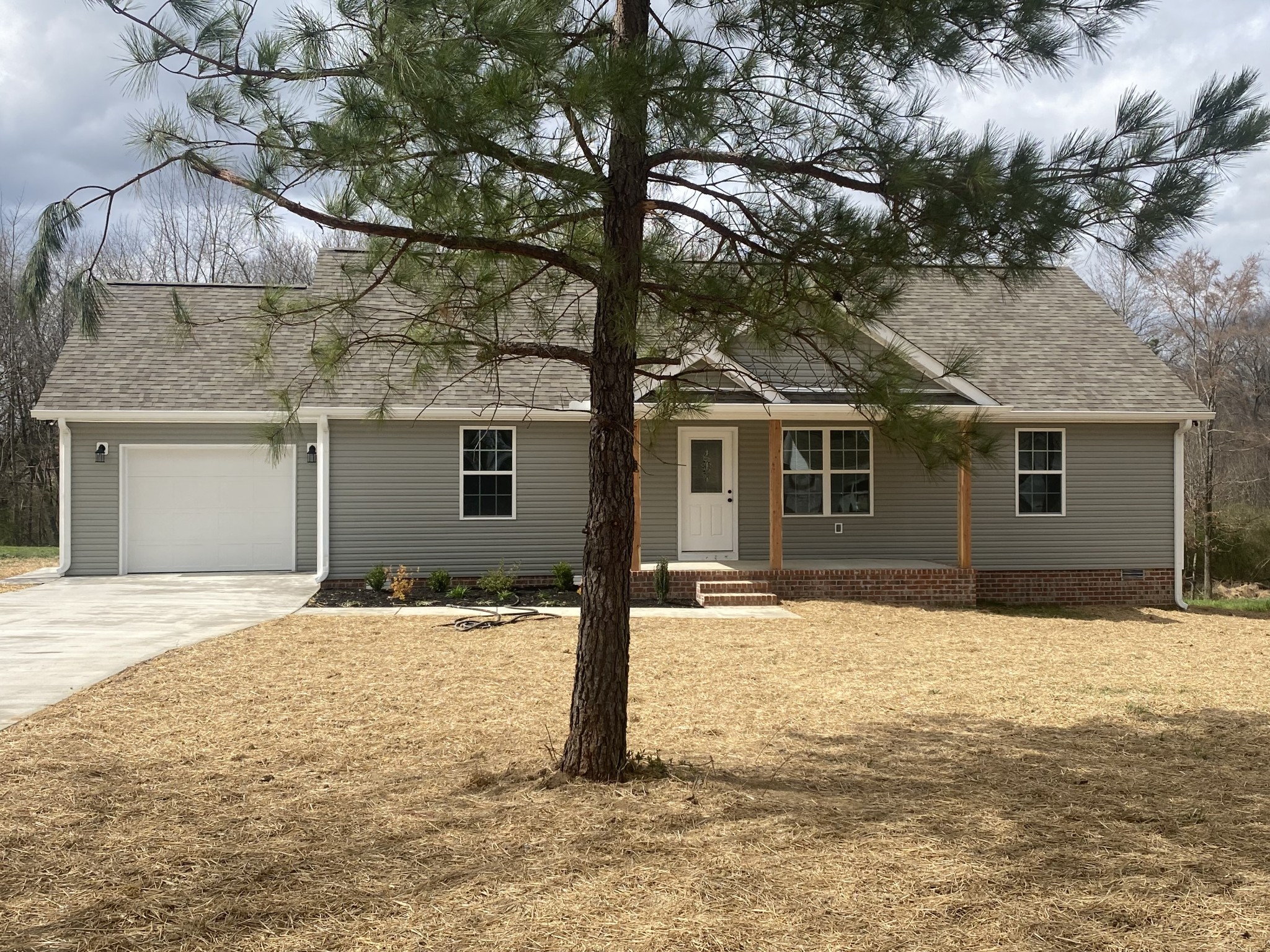 81 Lighthouse Drive Summertown TN 38483