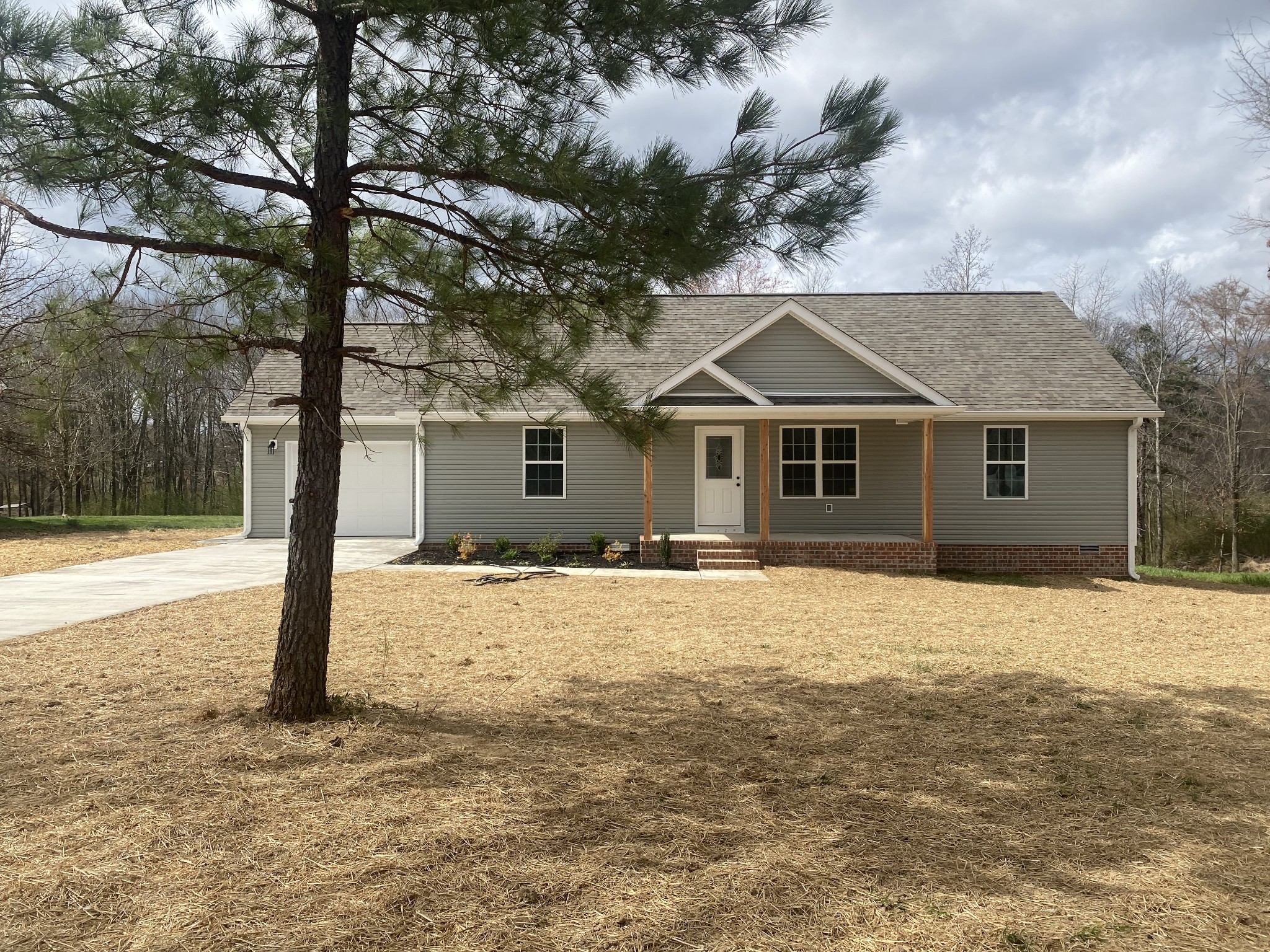 81 Lighthouse Drive Summertown TN 38483