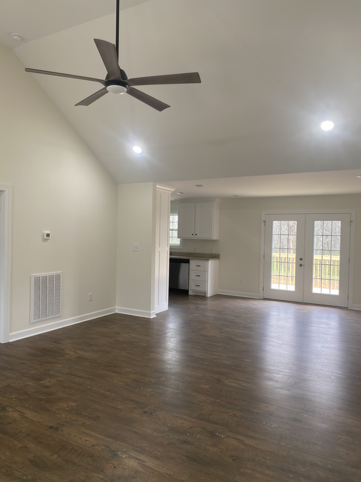 81 Lighthouse Drive Summertown TN 38483