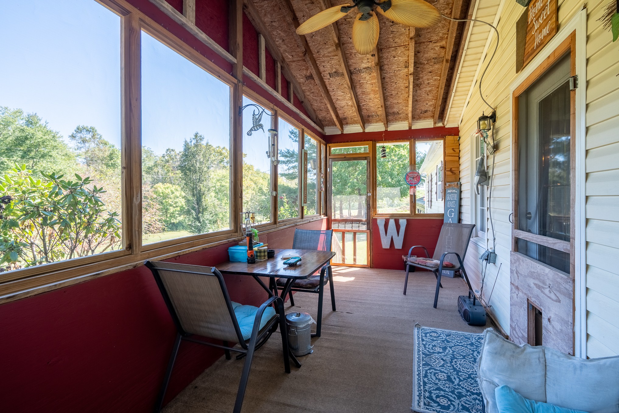 2862 Highway 43, S Loretto TN 38469