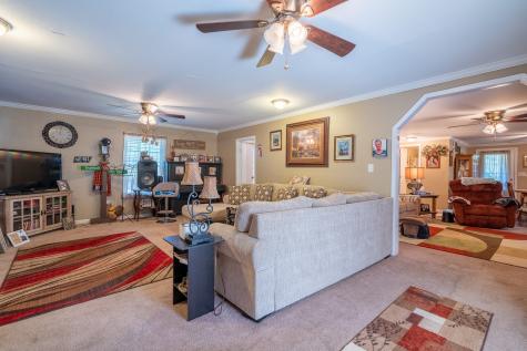 2862 Highway 43, S Loretto TN 38469