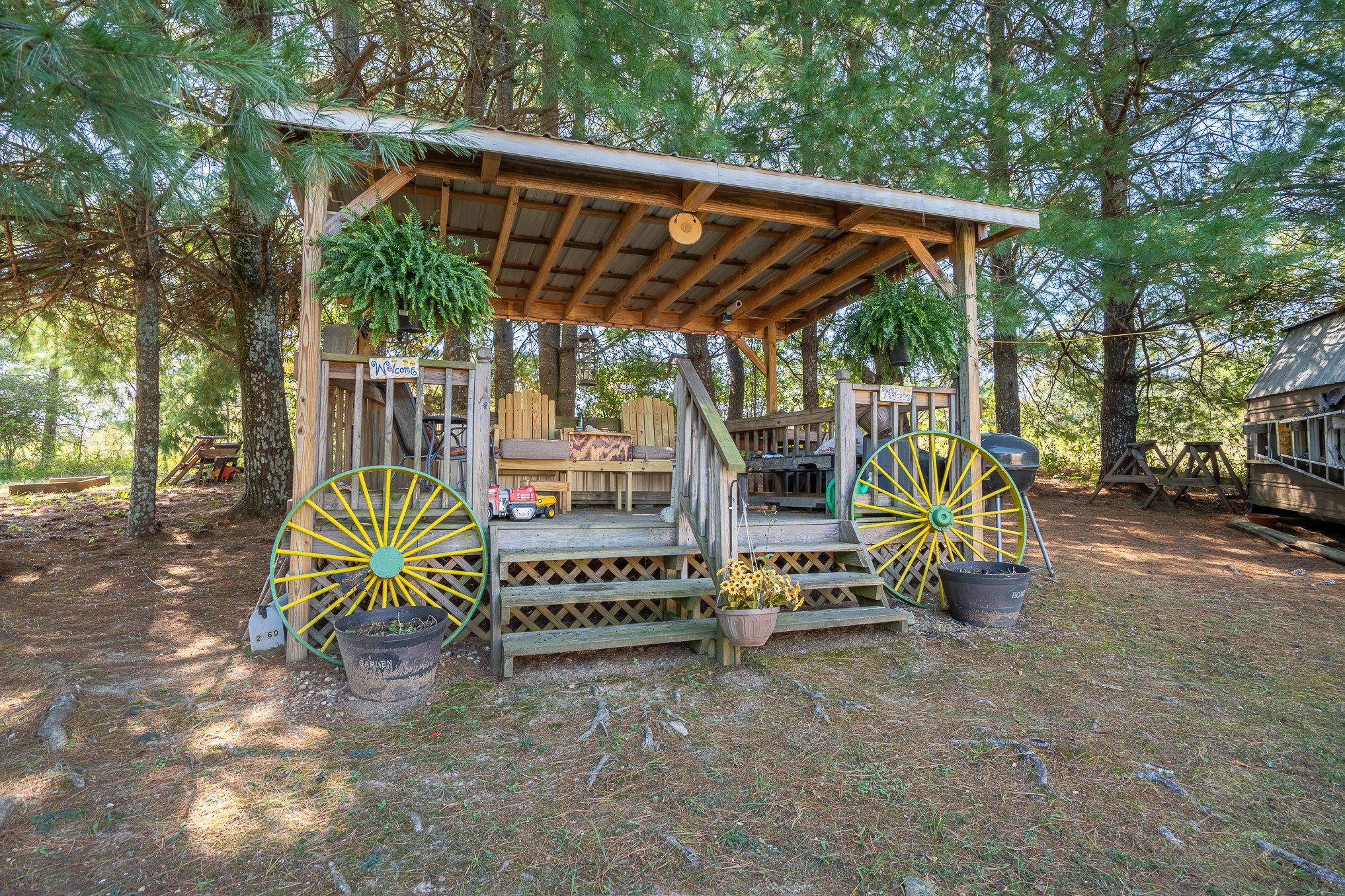2862 Highway 43, S Loretto TN 38469