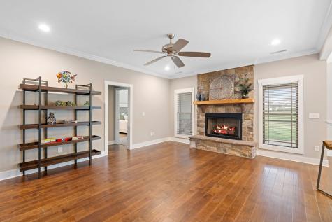 52 Island Way Winchester TN 37398