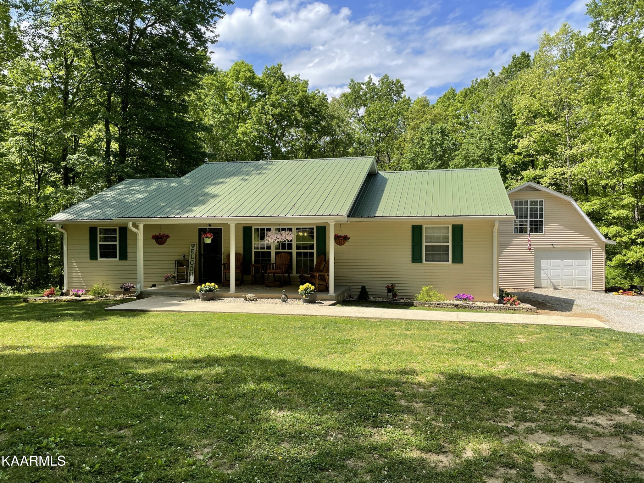 2712 Tinchtown Road Jamestown TN 38556