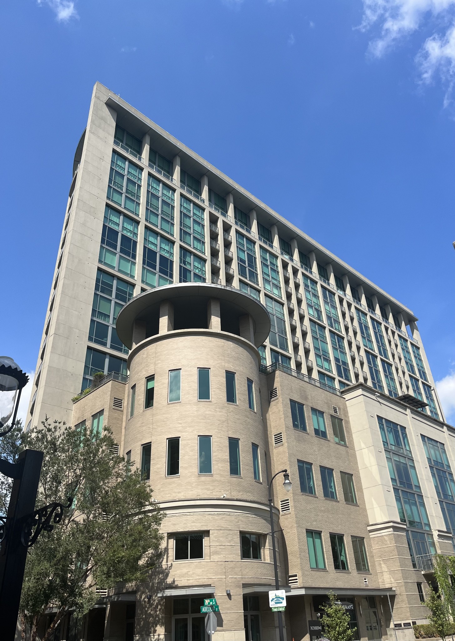 900 20th Ave, S Nashville TN 37212