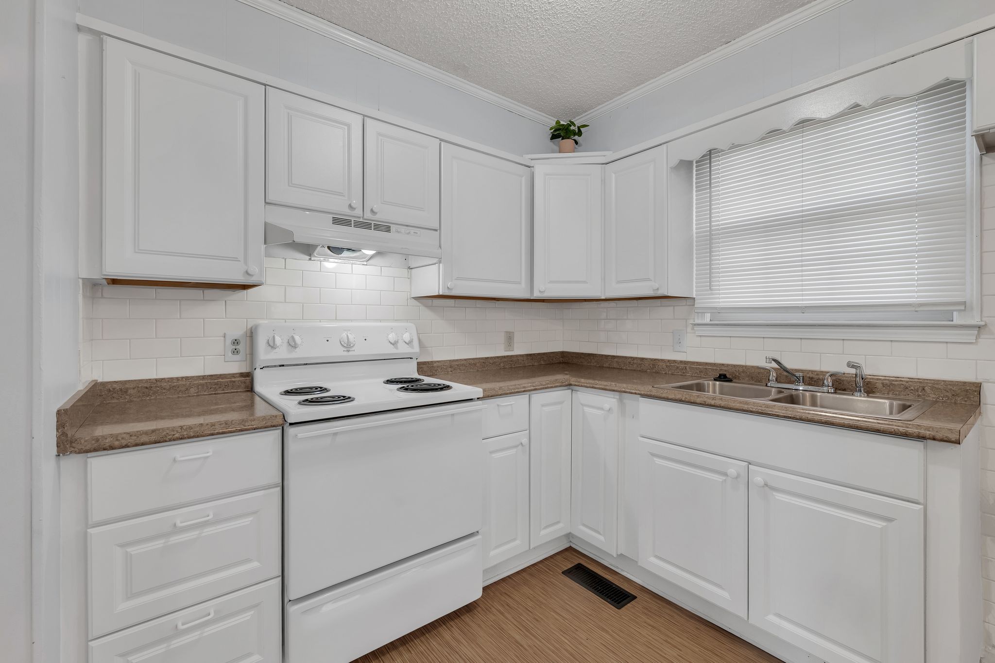 2086 Hartsville Pike Lebanon TN 37087