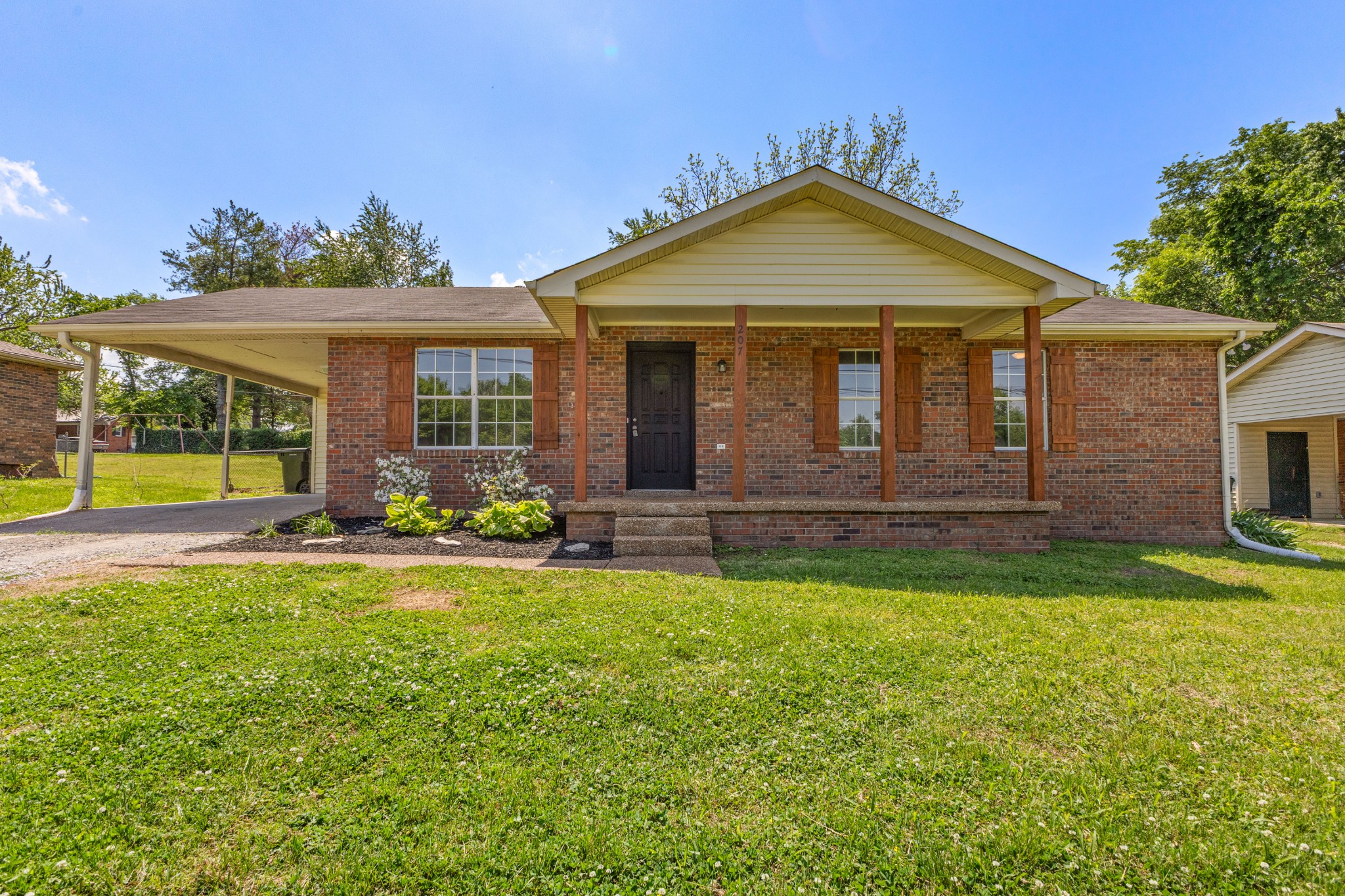 207 Juanita Avenue Gallatin TN 37066