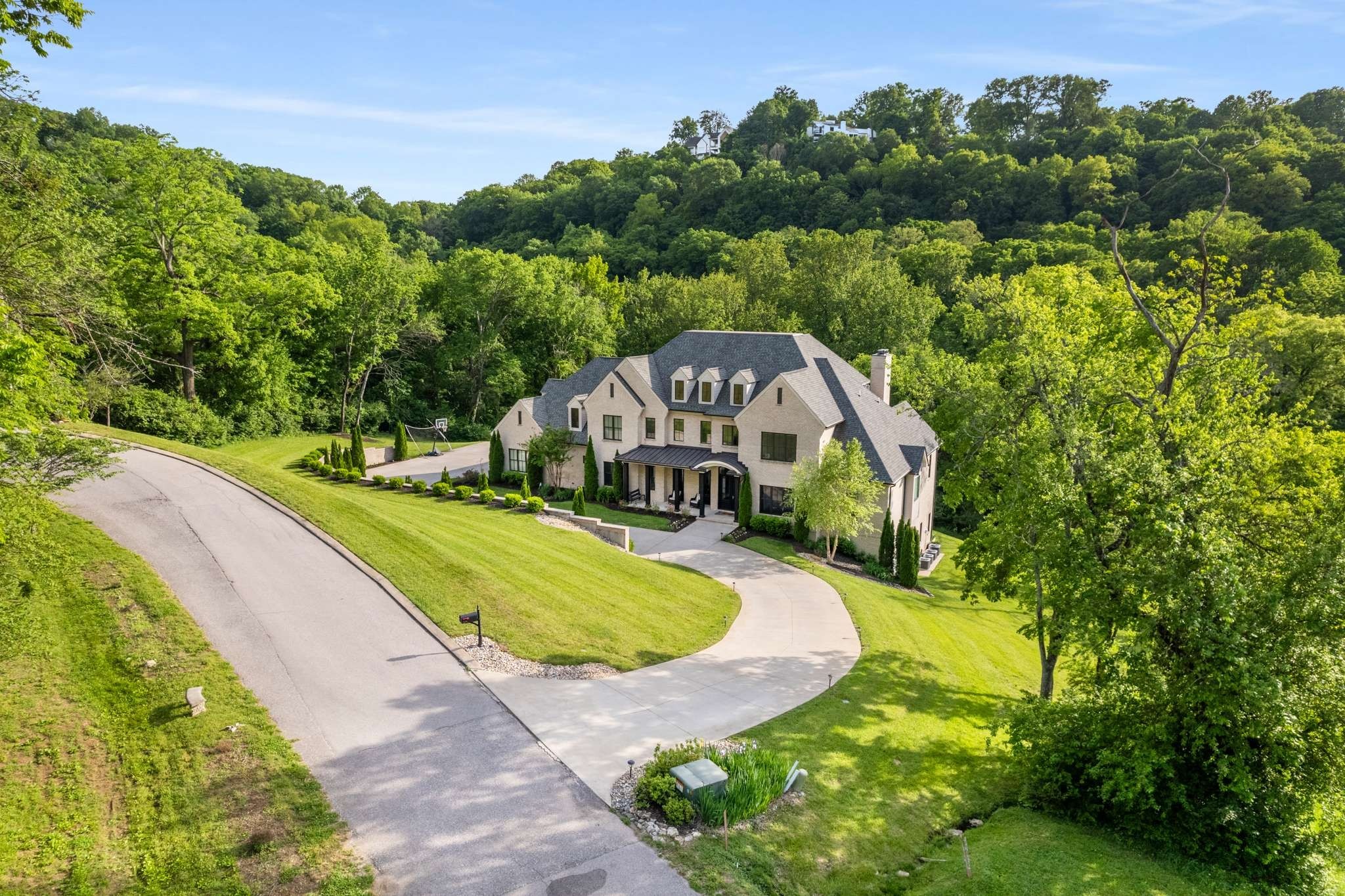1236 Saxon Drive Nashville TN 37215