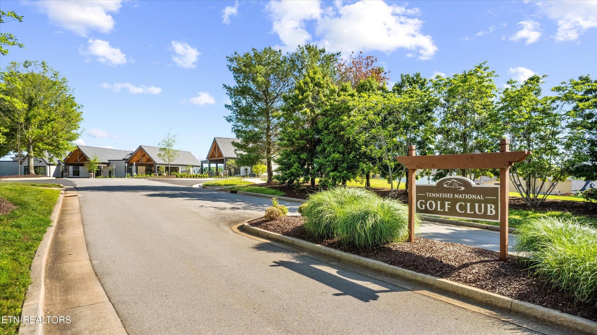 1848 Black Bear Circle Loudon TN 37774