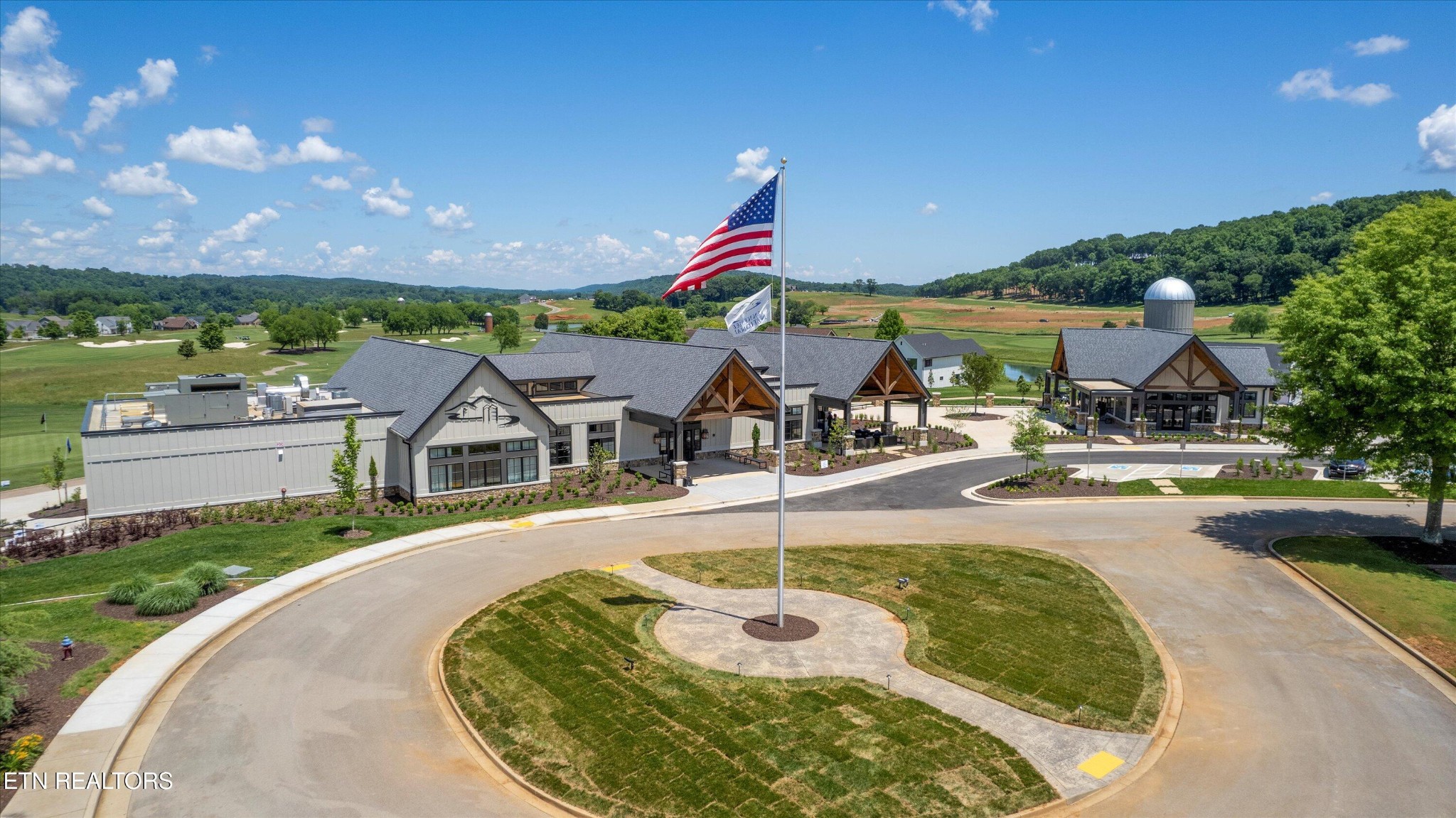 1848 Black Bear Circle Loudon TN 37774