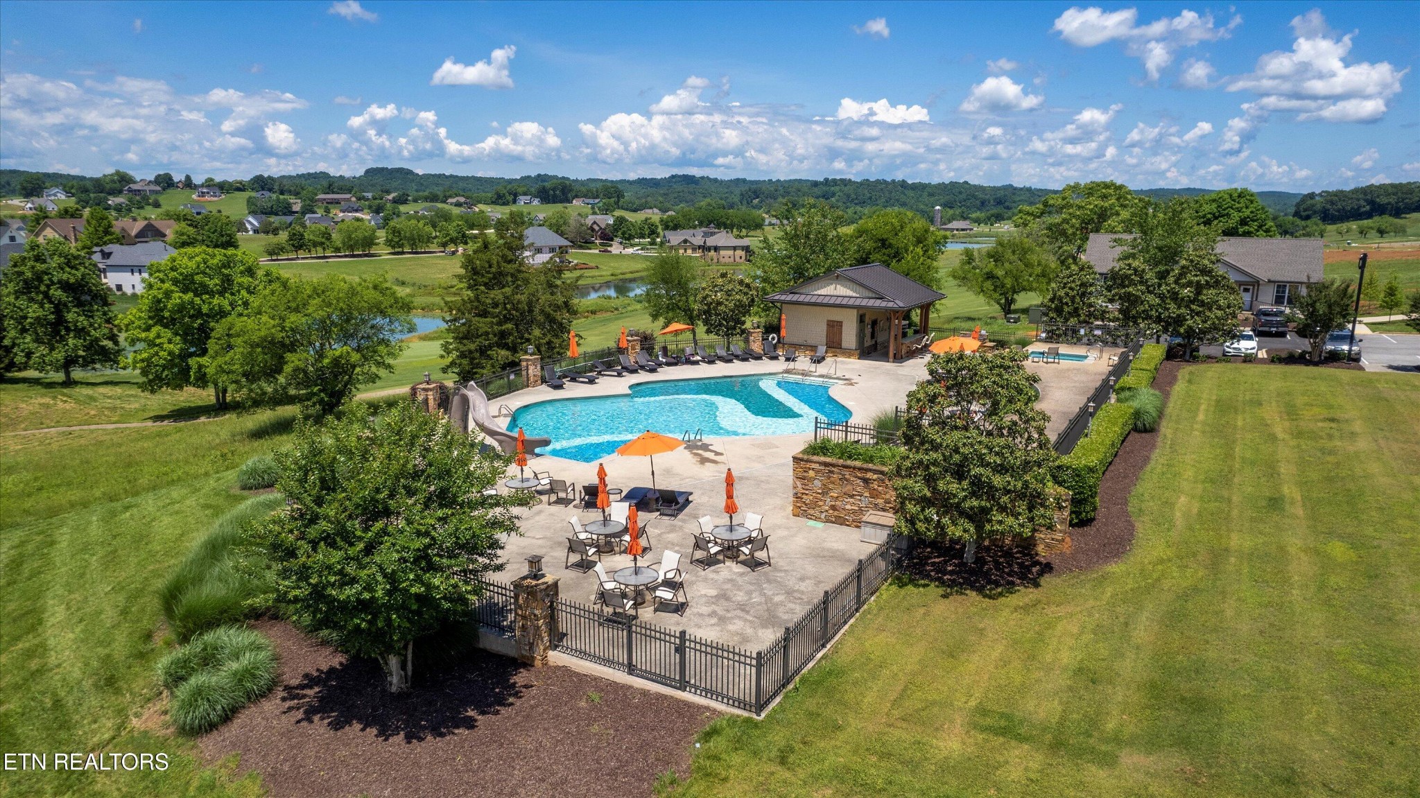 1848 Black Bear Circle Loudon TN 37774
