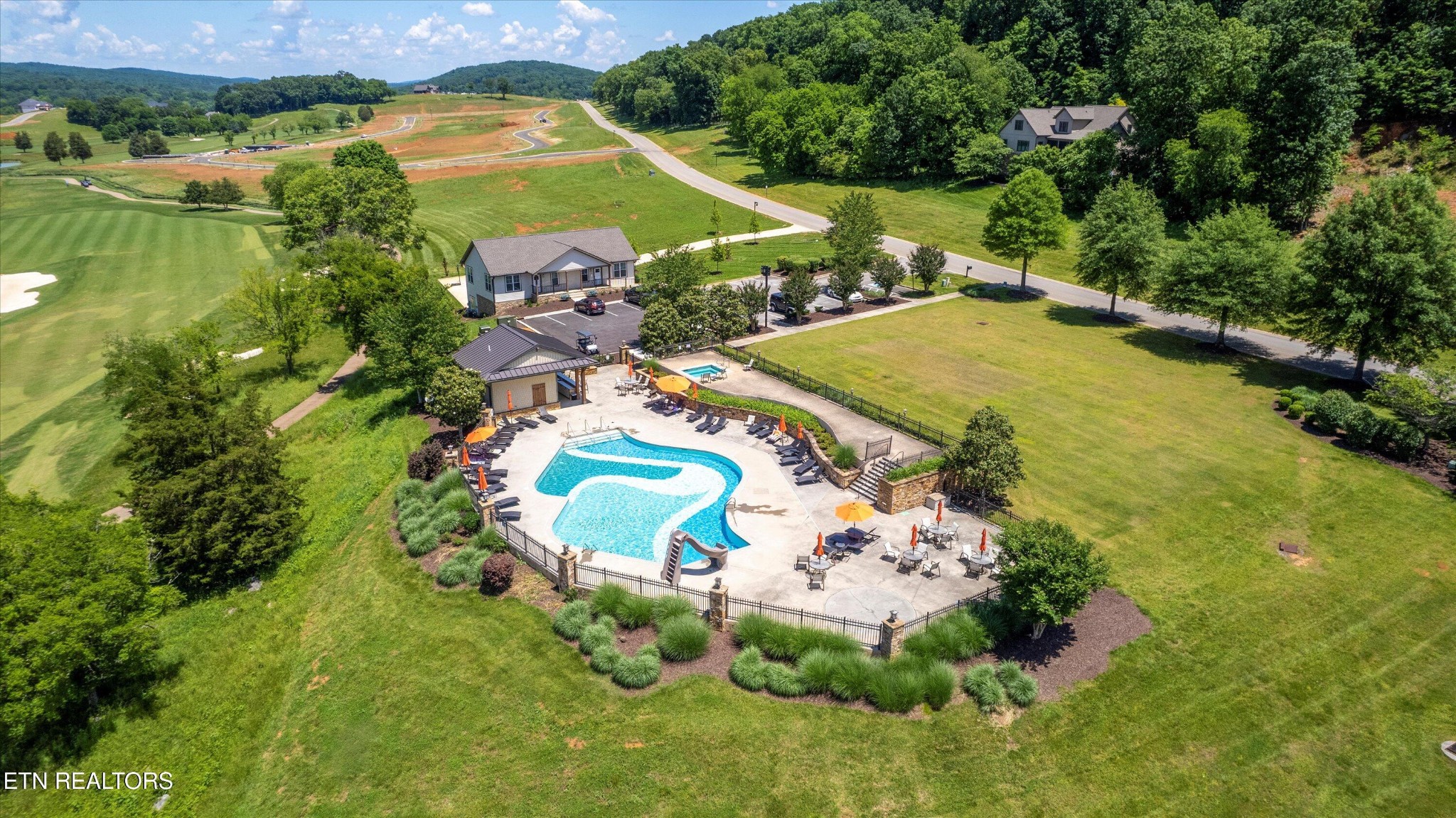 1848 Black Bear Circle Loudon TN 37774