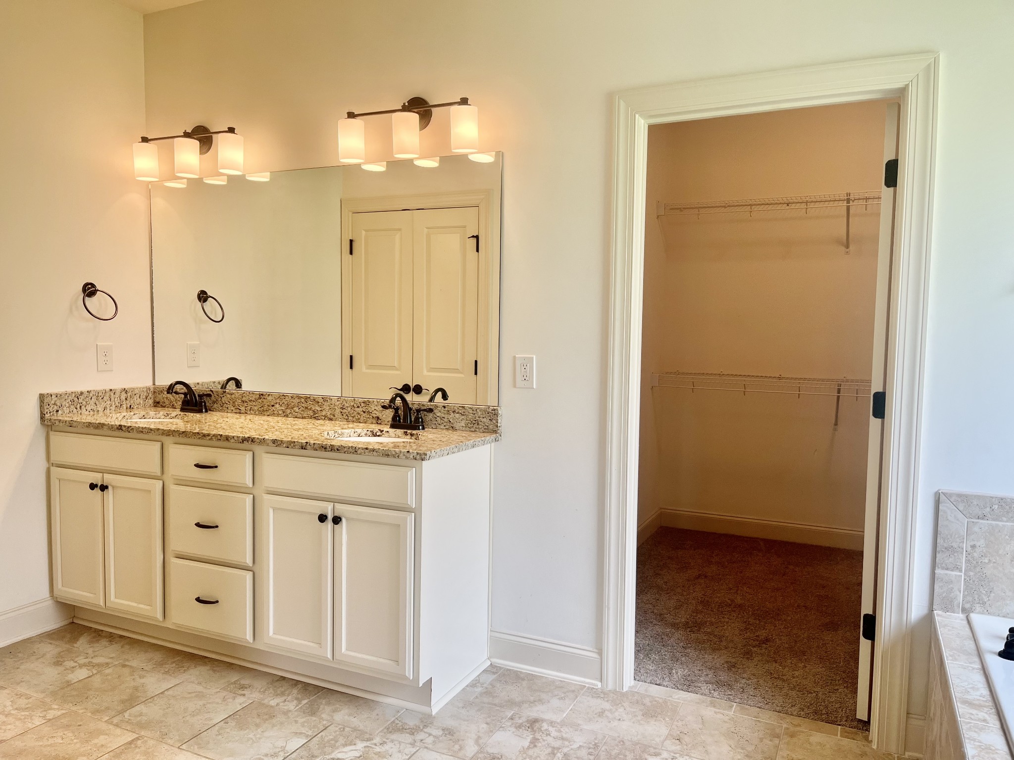 134 Village Circle Lebanon TN 37087