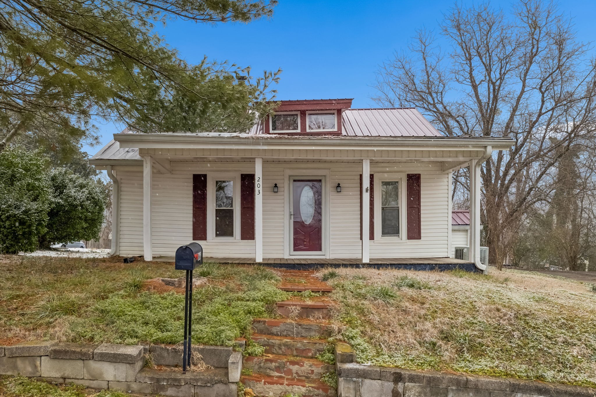 203 Hull Avenue Carthage TN 37030