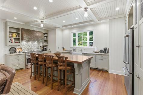 167 Pollywood Lane Sewanee TN 37375