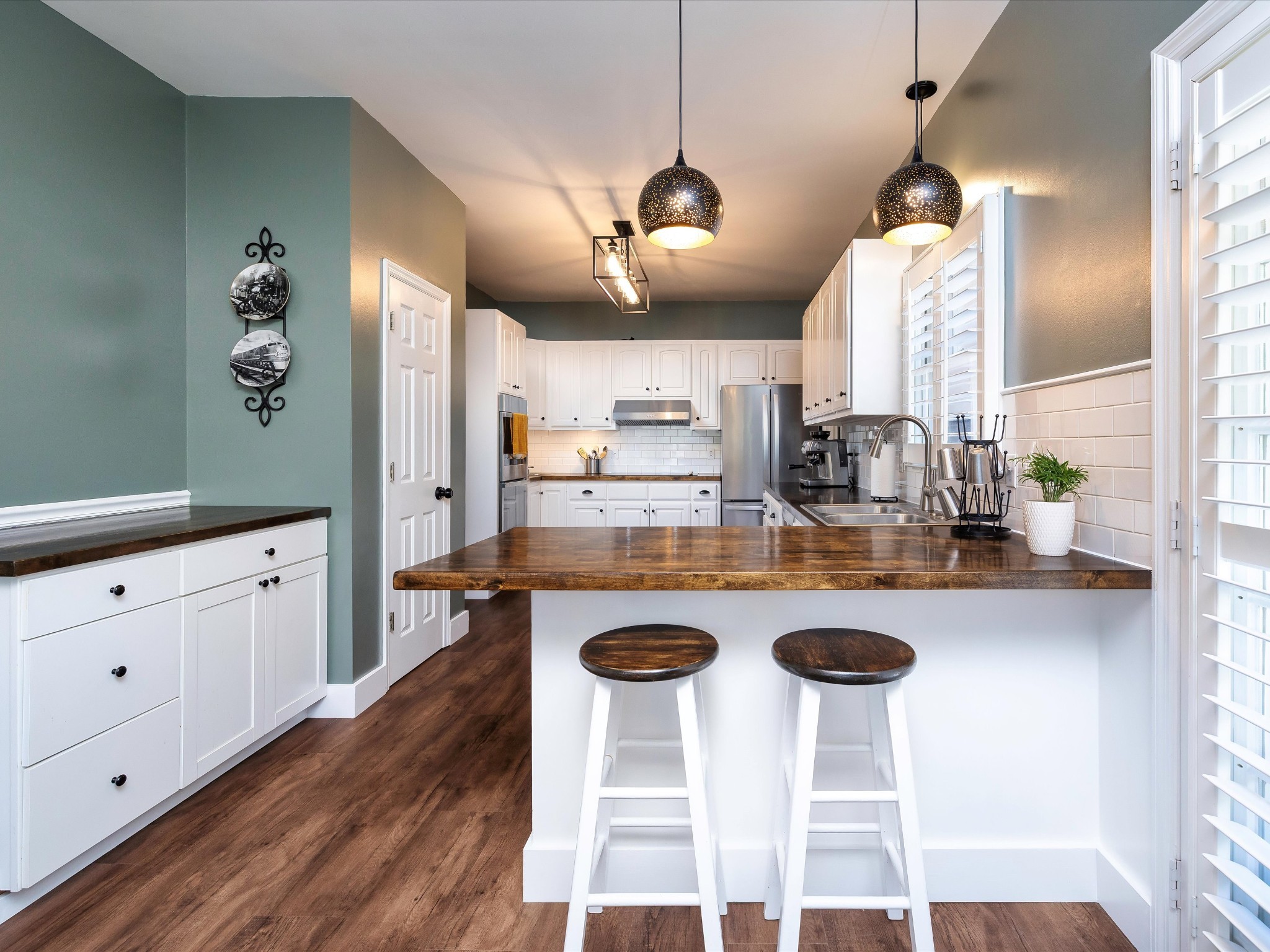9725 Dogwood Drive Bon Aqua TN 37025