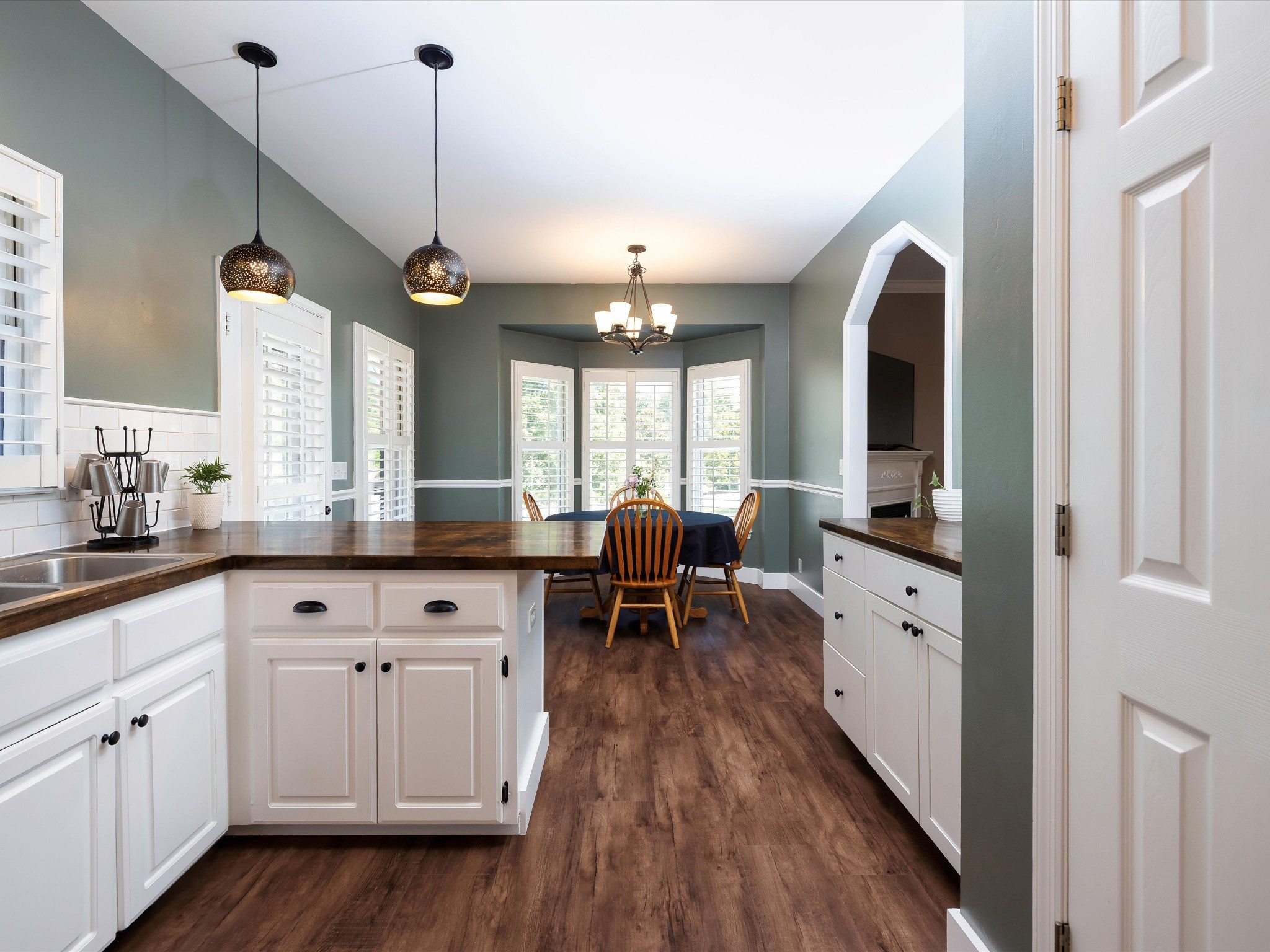 9725 Dogwood Drive Bon Aqua TN 37025
