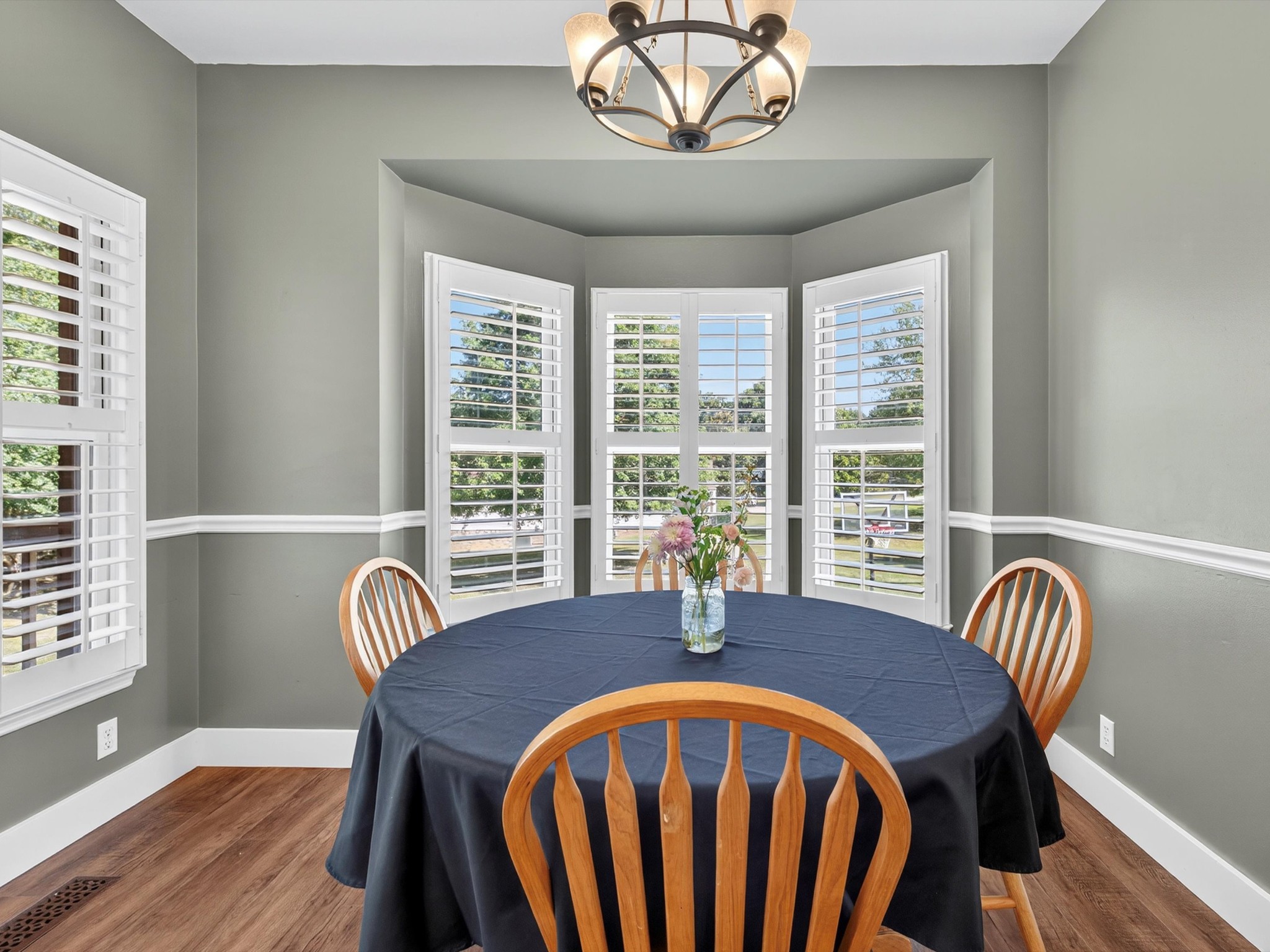 9725 Dogwood Drive Bon Aqua TN 37025